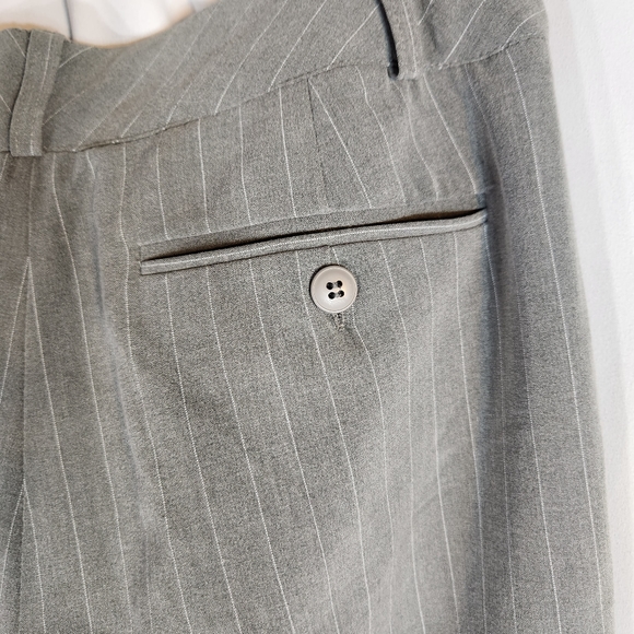 Dalia Collection Grey on Grey Pin Stripe Dress Pants Size 6 - Picture 4 of 9